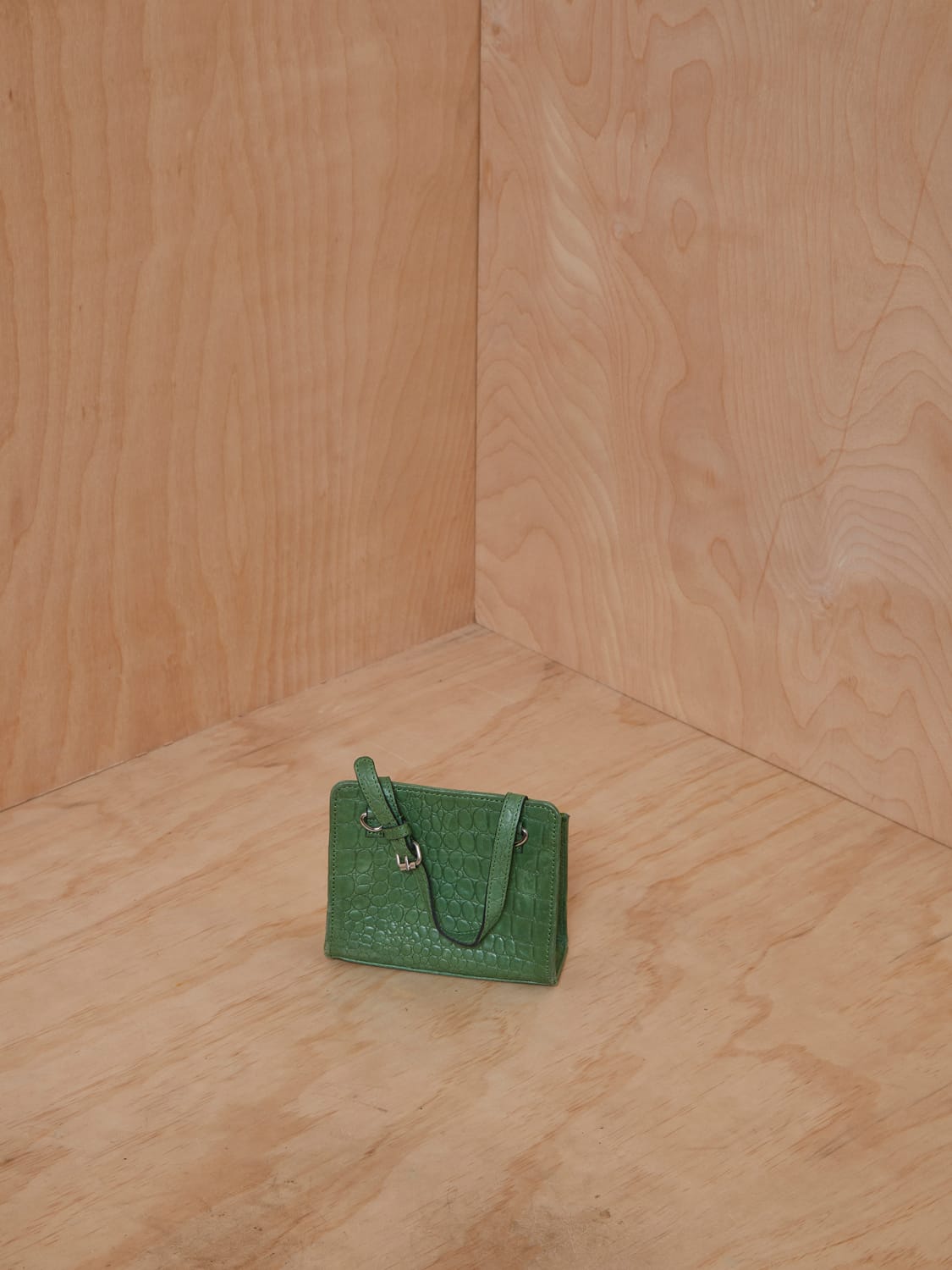 Alfeya Valrina Green Croc Embossed Leather Mini Purse
